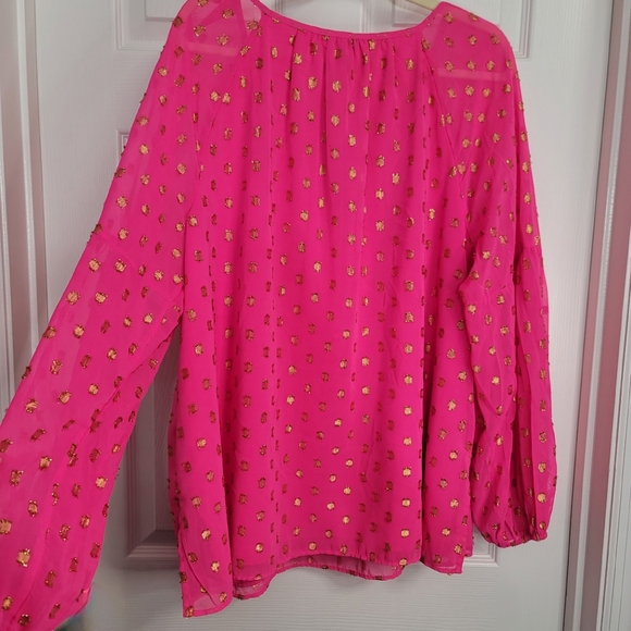 Crown & Ivy Pink Blouse Top Shirt with Gold Details Valentines Galentines Day 🩷 - Picture 4 of 9